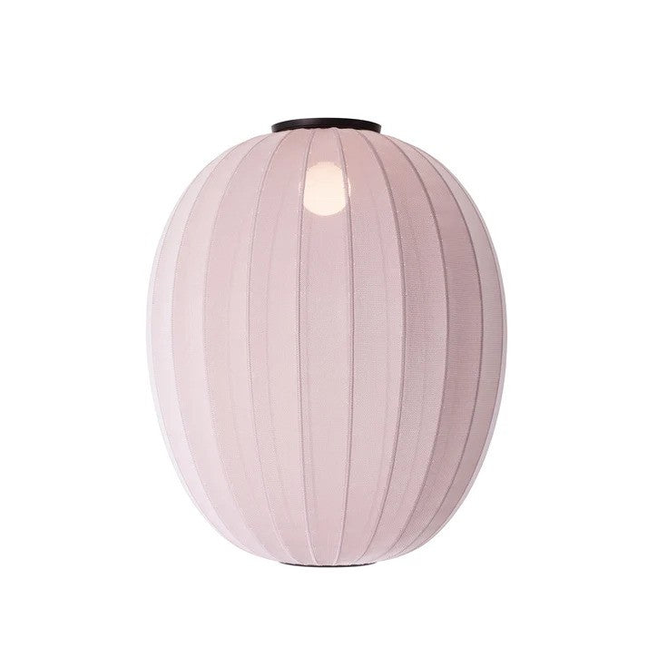 Zoomet ind på den unikke strikket lampeskærm fra Knit-Wit Ø65 High Oval Loftslampe i Light Pink