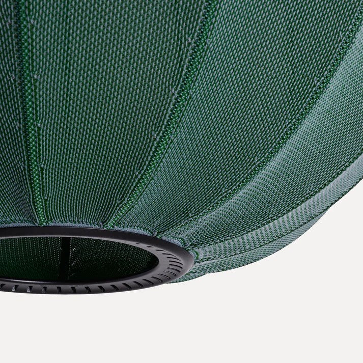Zoomet ind på lampeskærmen af den unikke dansk designet Knit-Wit Ø45 Oval Pendel i Tweed Green
