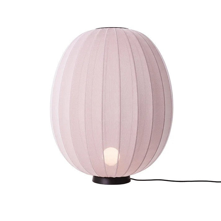 Zoomet helt ind på den håndstrikkede polyester lampeskærm på Knit-Wit Ø65 High Oval Floor Level i Light Pink