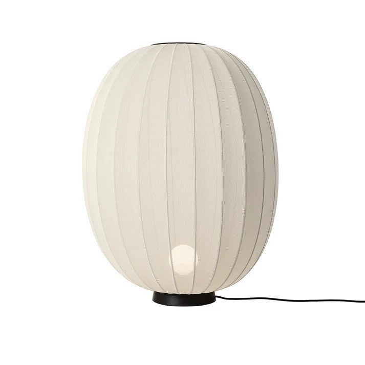 Den unikke designet lampeskærm af polyester fra Knit-Wit Ø65 High Oval Floor Level i Pearl White