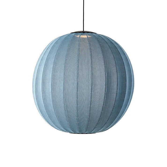 Zoomet ind på den unikke håndstrikket polyester lampeskærm fra Knit-Wit Ø75 Round Pendel LED i Blue Stone