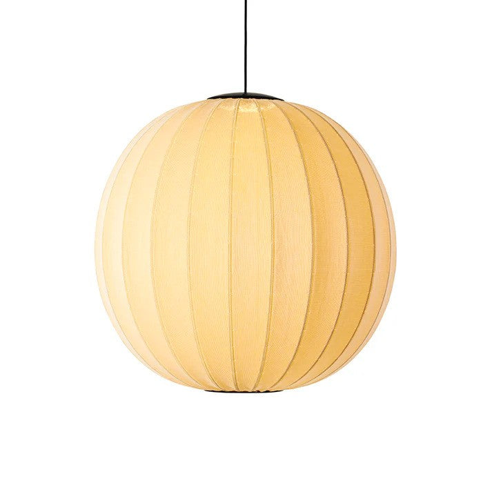 Zoomet helt ind på den unikke designet polyester lampeskærm fra Knit-Wit Ø75 Round Pendel LED i Sunrise