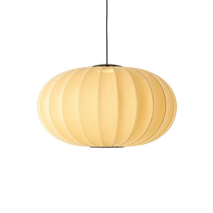 Zoomet ind på den unikke strikket polyester lampeskærm fra Knit-Wit Ø76 Oval Pendel LED i Sunrise