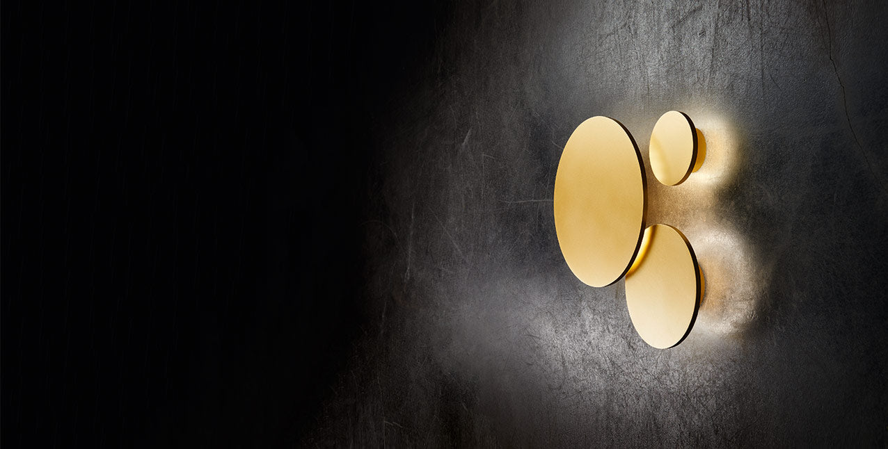 Light Point Soho W5 2700/3000K Guld væglampe på væggen i gruppe