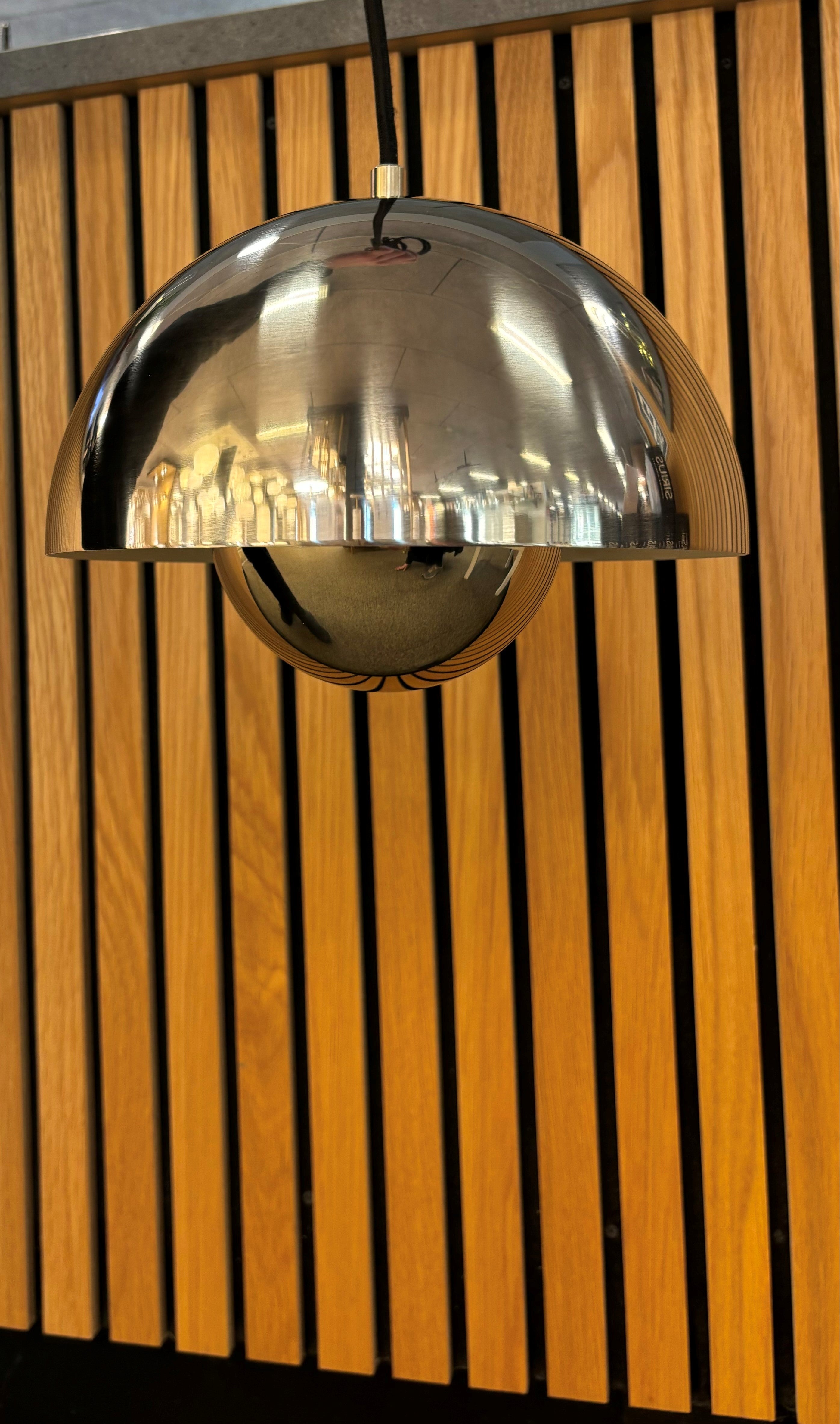 Flowerpot Pendel VP1 Poleret Rustfrit Stål