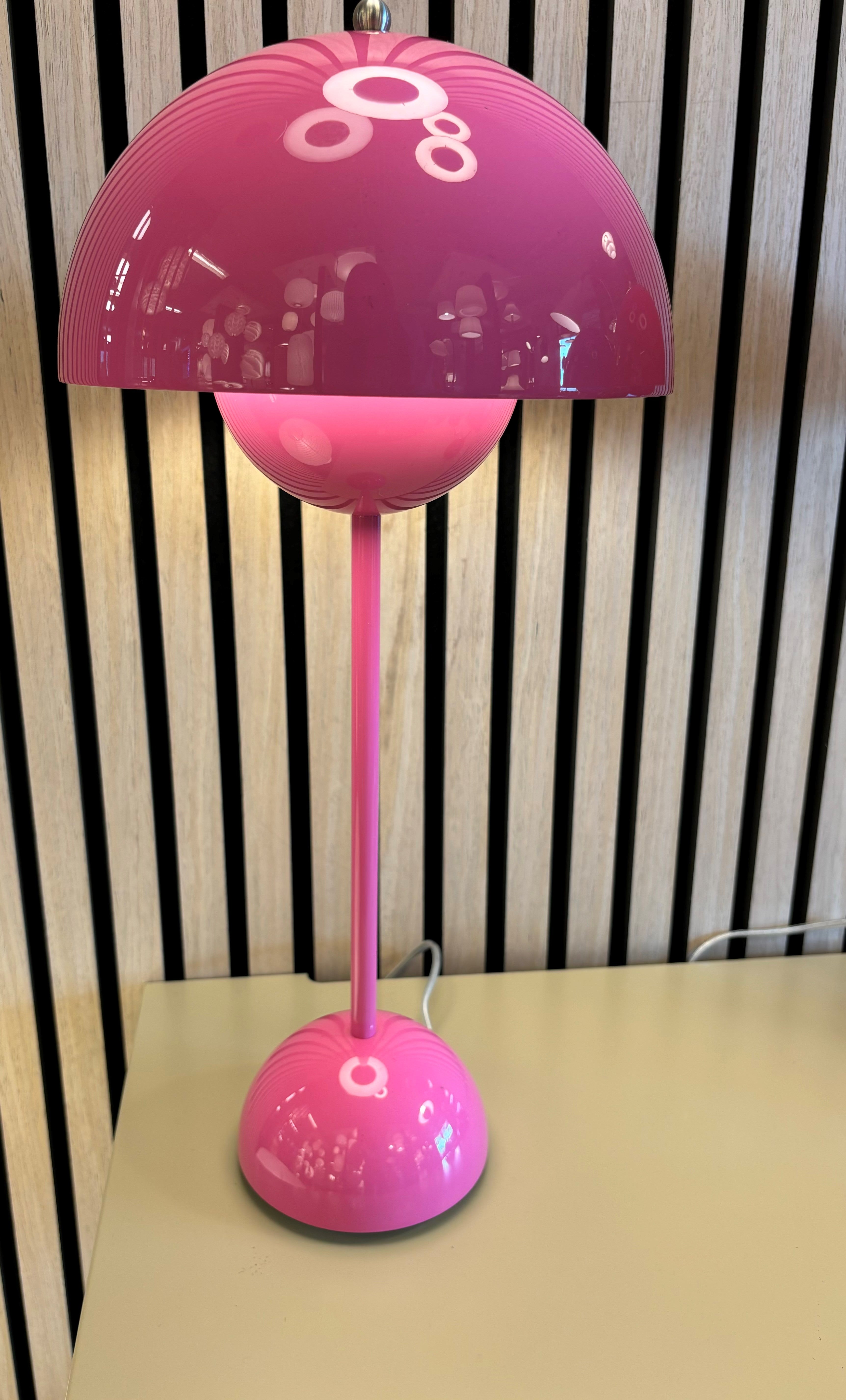 Flowerpot Bordlampe VP3 Tangy Pink