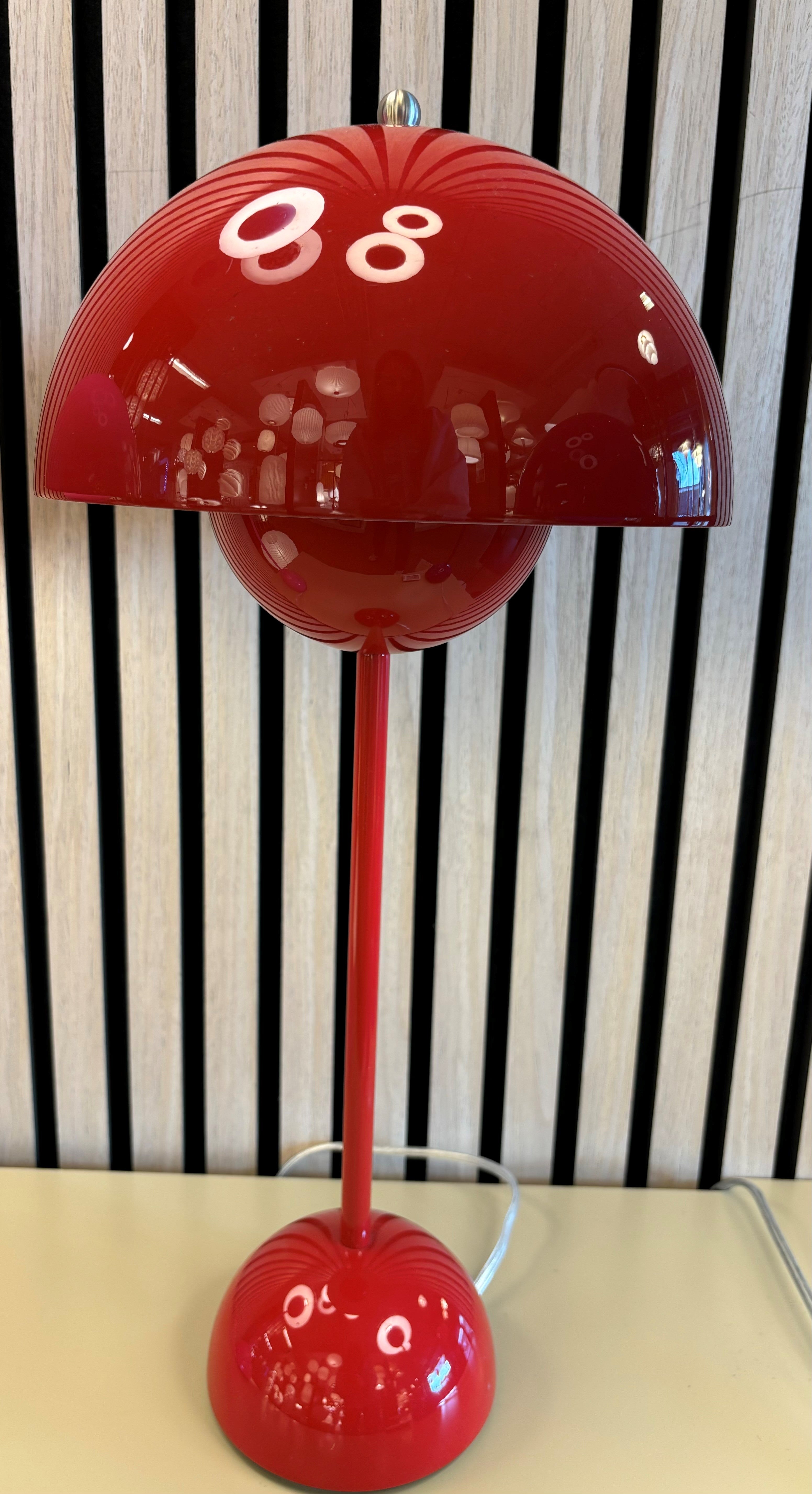 Flowerpot Bordlampe VP3 Vermilion Red