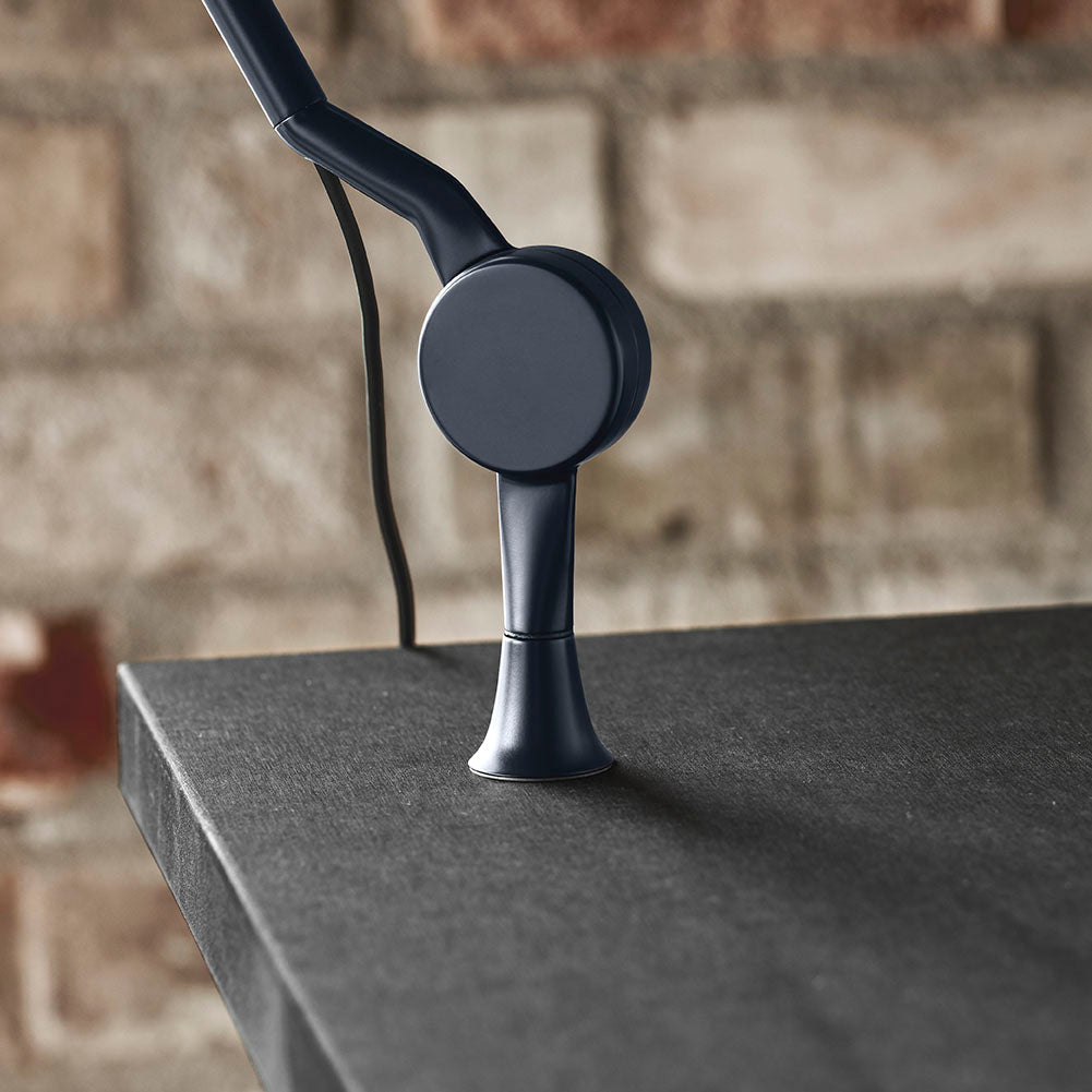 AQ01™ Blå LED Plug-in Bordlampe