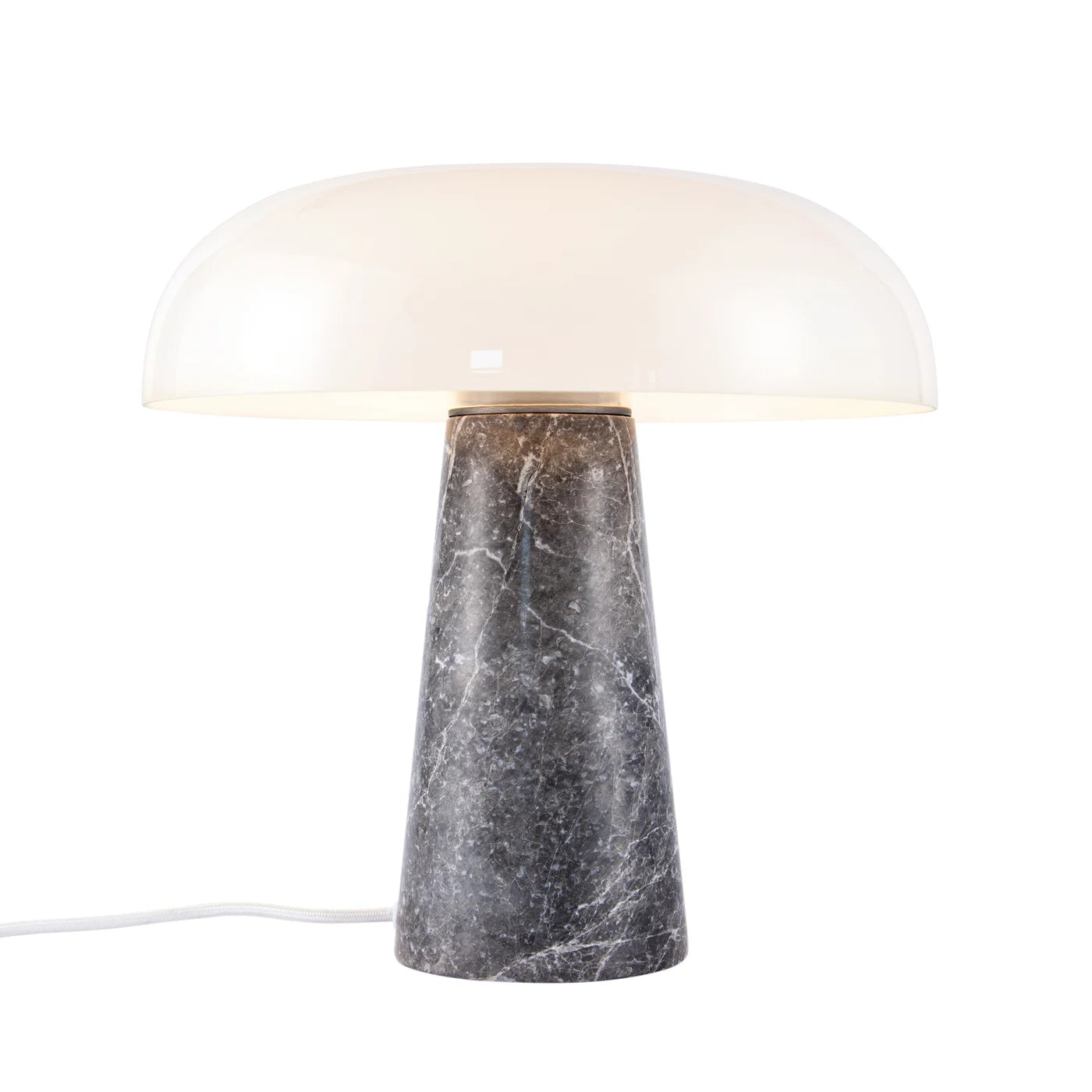 Grå marmor lampe med opal skærm fra Nordlux