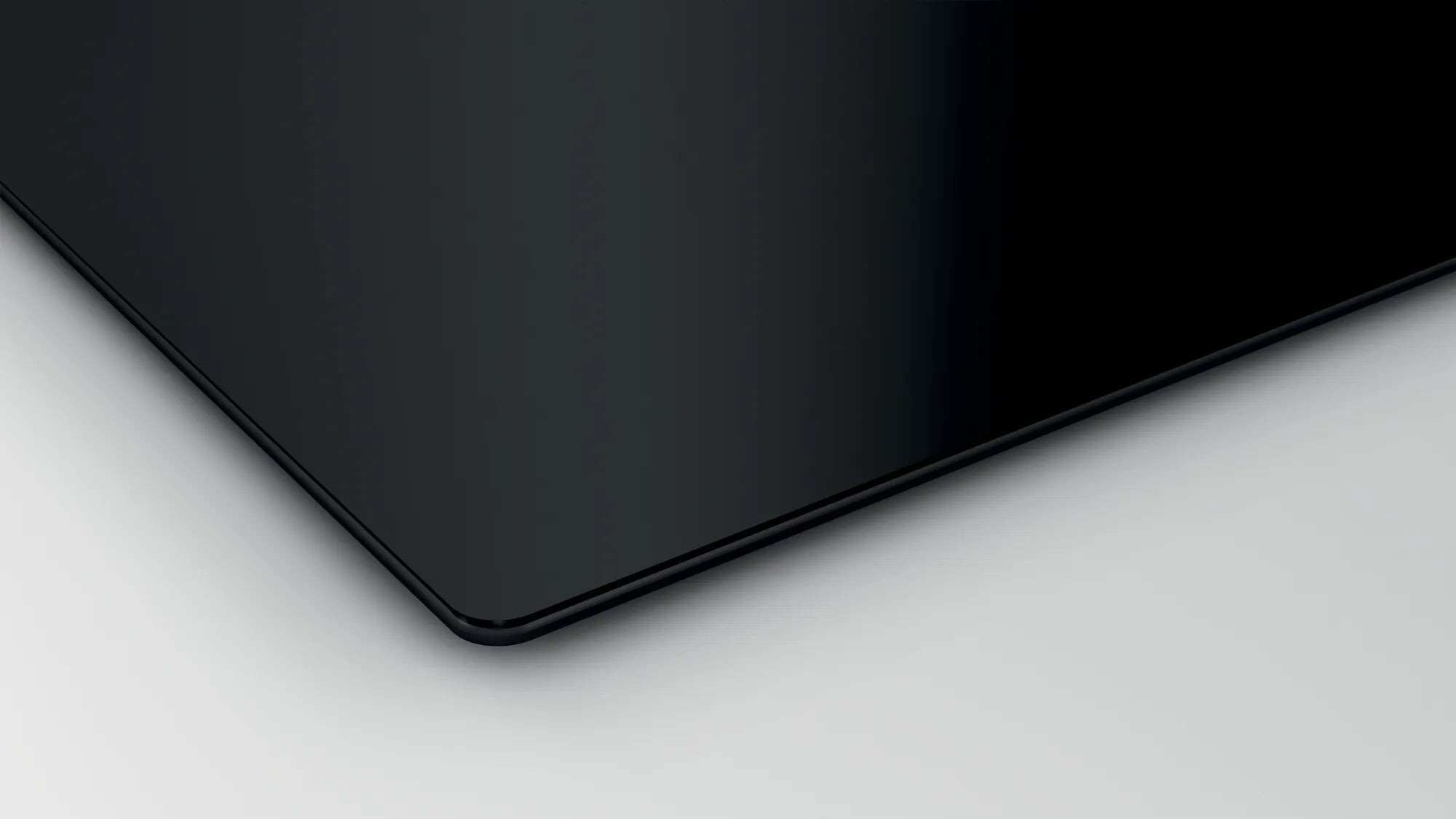 Den smukke ognkle kant på Bosch PUE611BB6E Induktionskogeplade