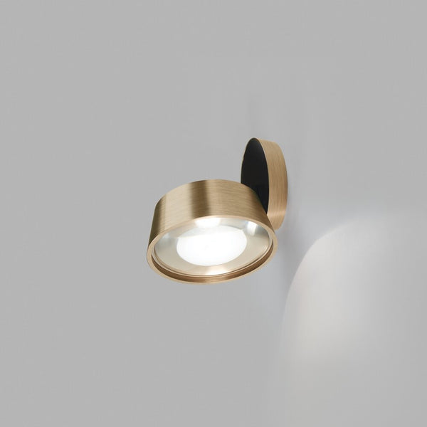 Light-Point Messing væglampe i enkelt design