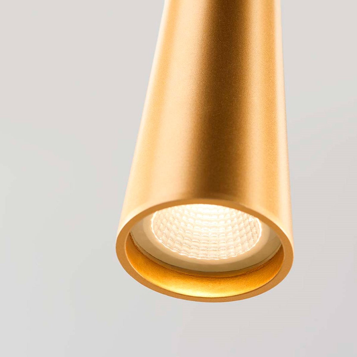 Eksklusiv pendel i guld fra Light Point