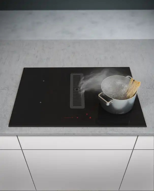 Witt HHF78FS1R Fusion Kogeplade med emhætte tændt