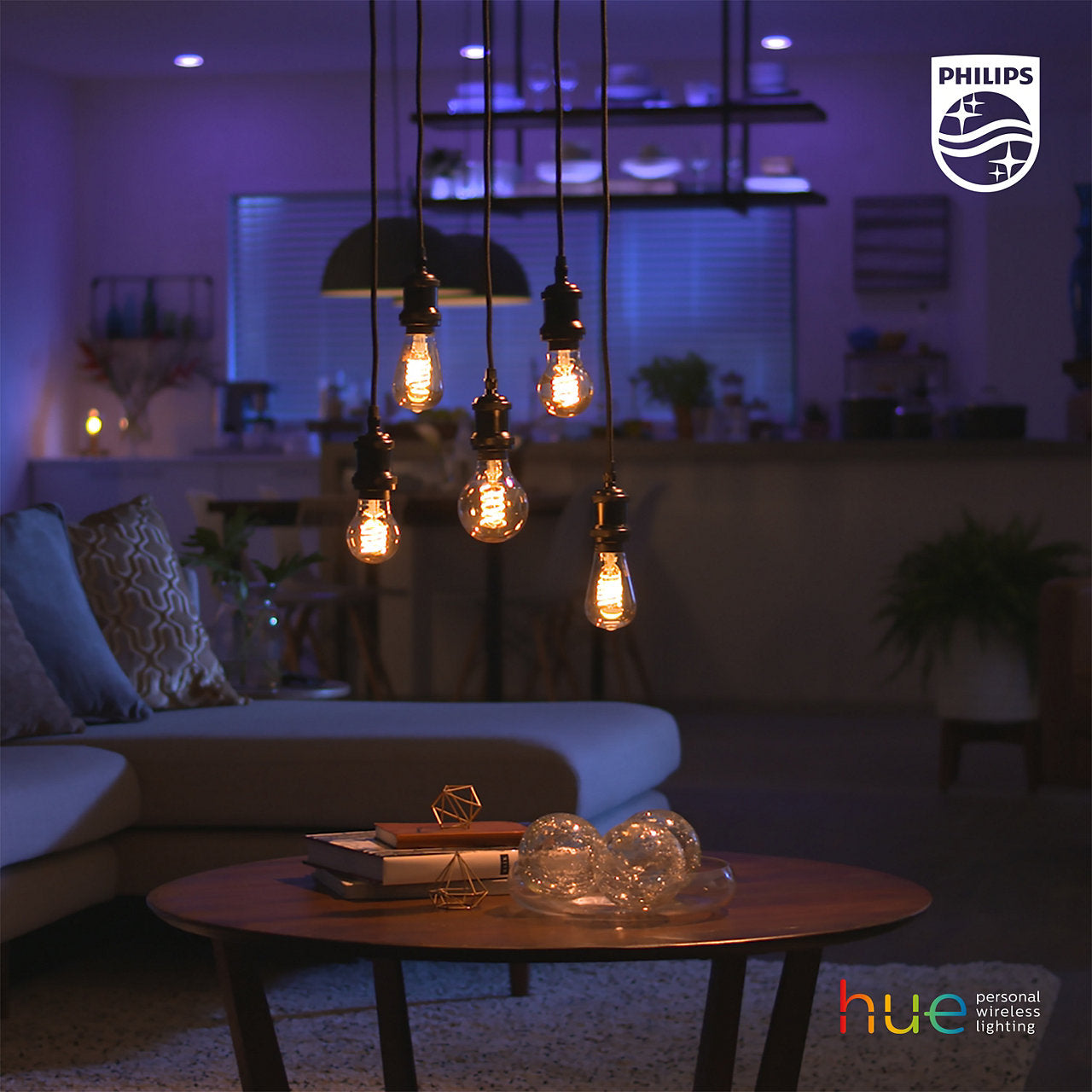 Philips Hue Filament ST64 7W 550lm 2100K E27 BT