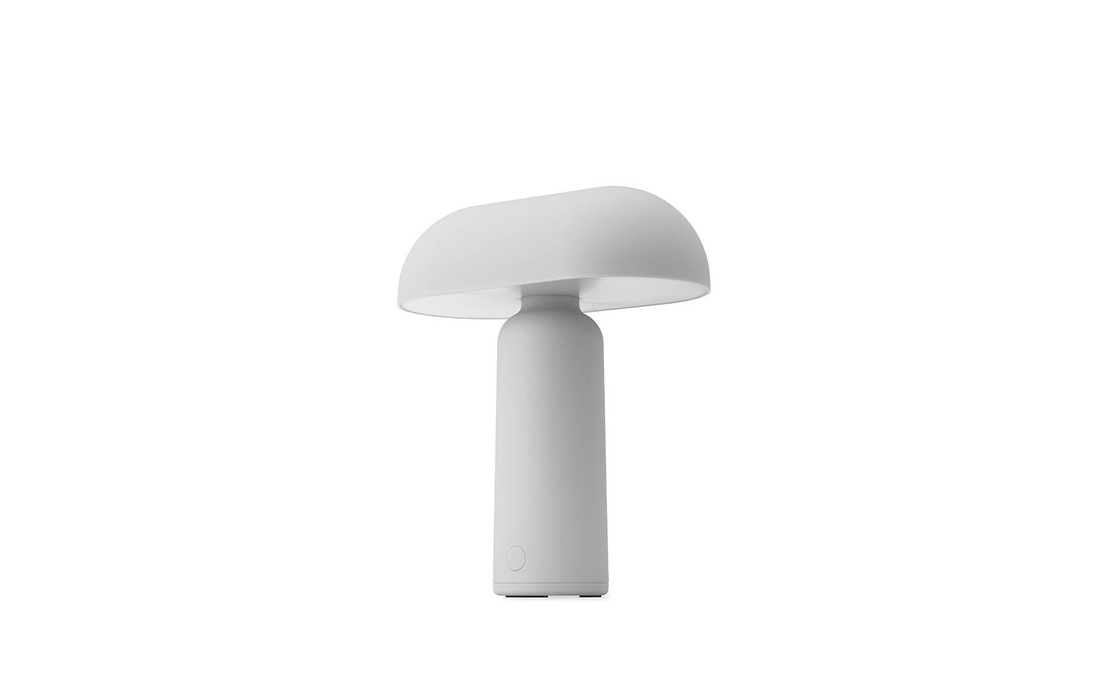 Grå portable lampe fra Normann copenhagen