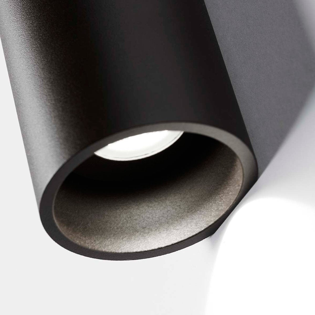 Zero W2 sort LED væglampe