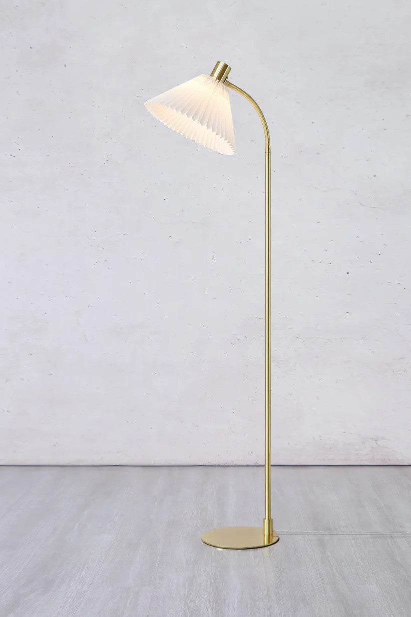 Markslöjd Mira Gulvlampe Messing/Hvid