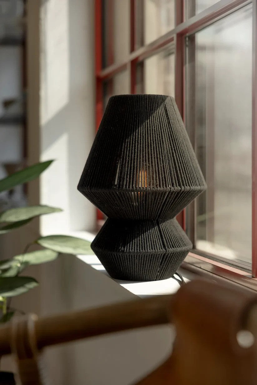 Razzo Bordlampe 34cm i Sort sat i vinduet 