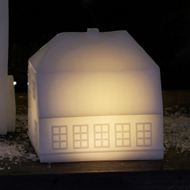 Zoomet ind på den æstetiske København Herregårds Villa i Hvid med sit behagelige belysning