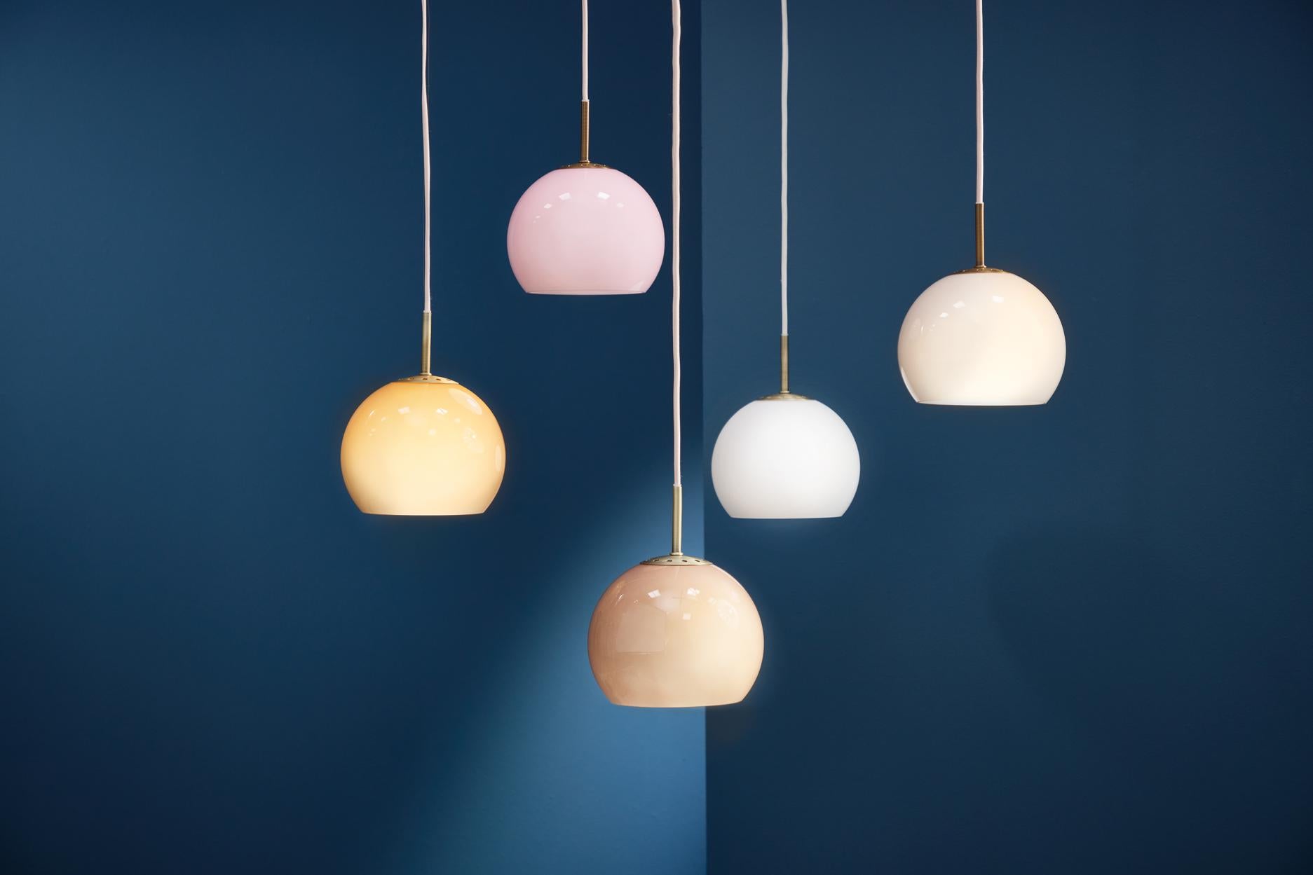 Alle fem farver af Frandsen Ball Glass Ø18 samlet