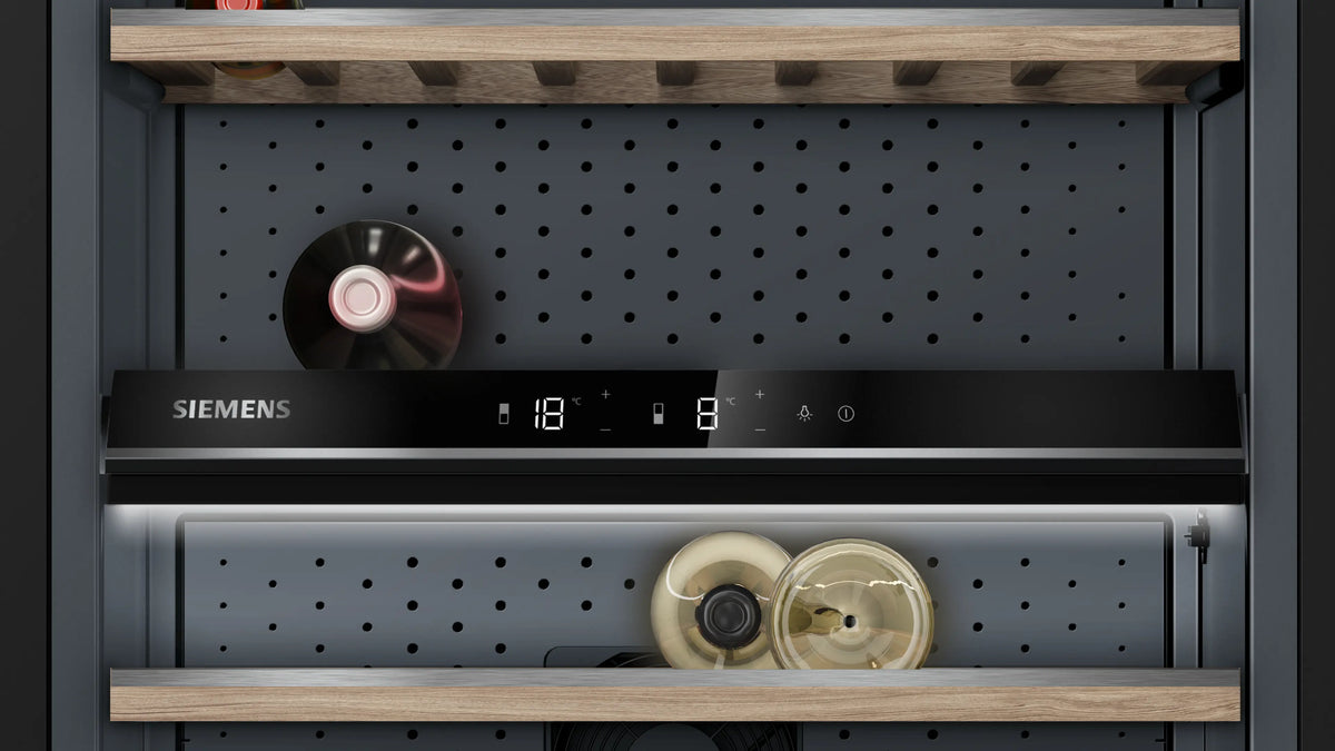 Kontrolpanelet i Siemens KW36KATGA iQ500 fritstående vinkøleskab
