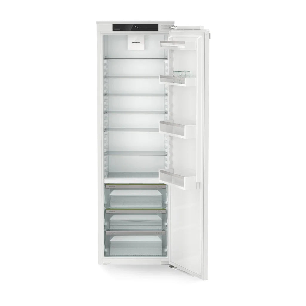 Åbnet døren til en tom Liebherr IRBd 5120 Plus BioFresh integrerbart køleskab