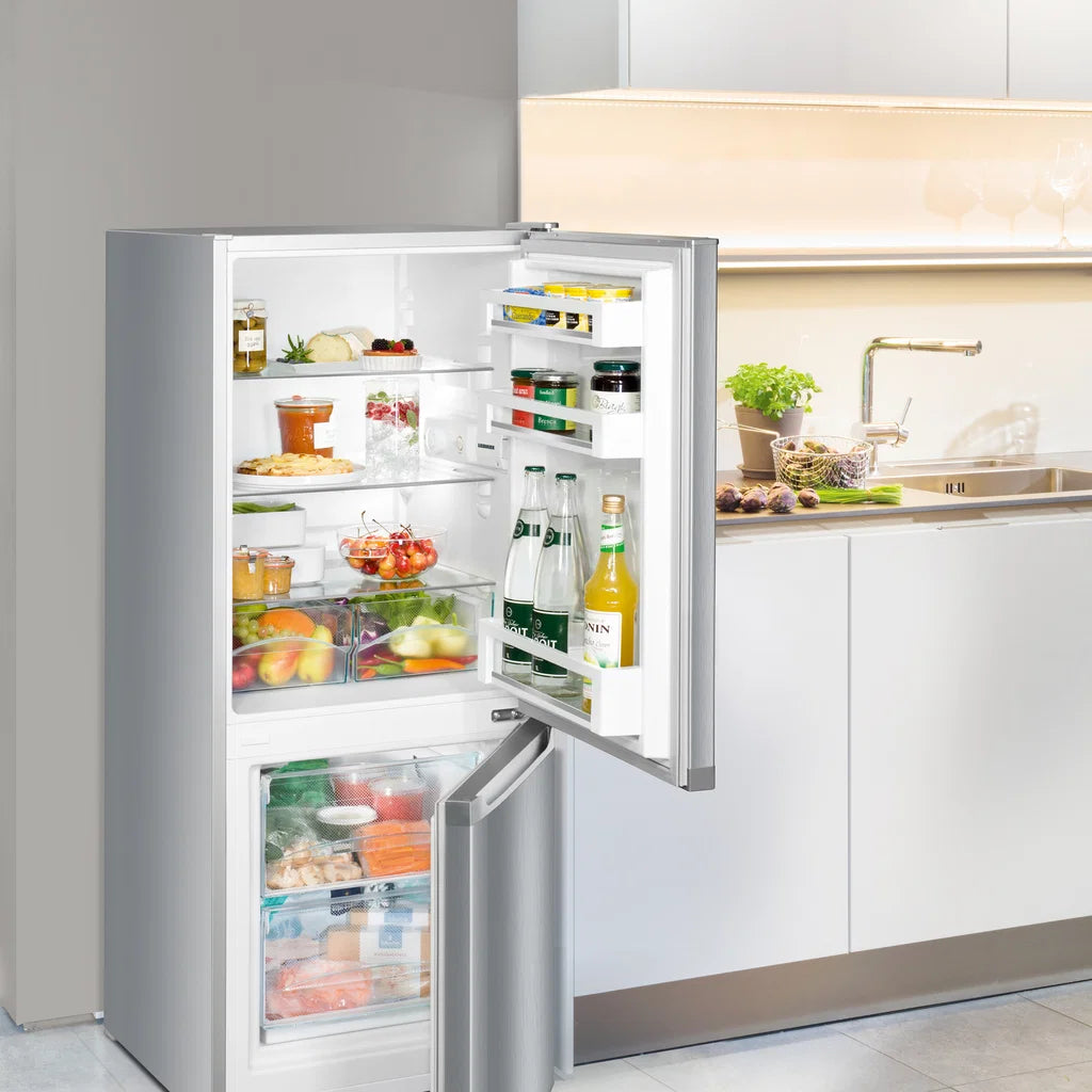 Liebherr CUele 2331 fritstående køle-fryseskab med SmartFrost placeret i køkkenet