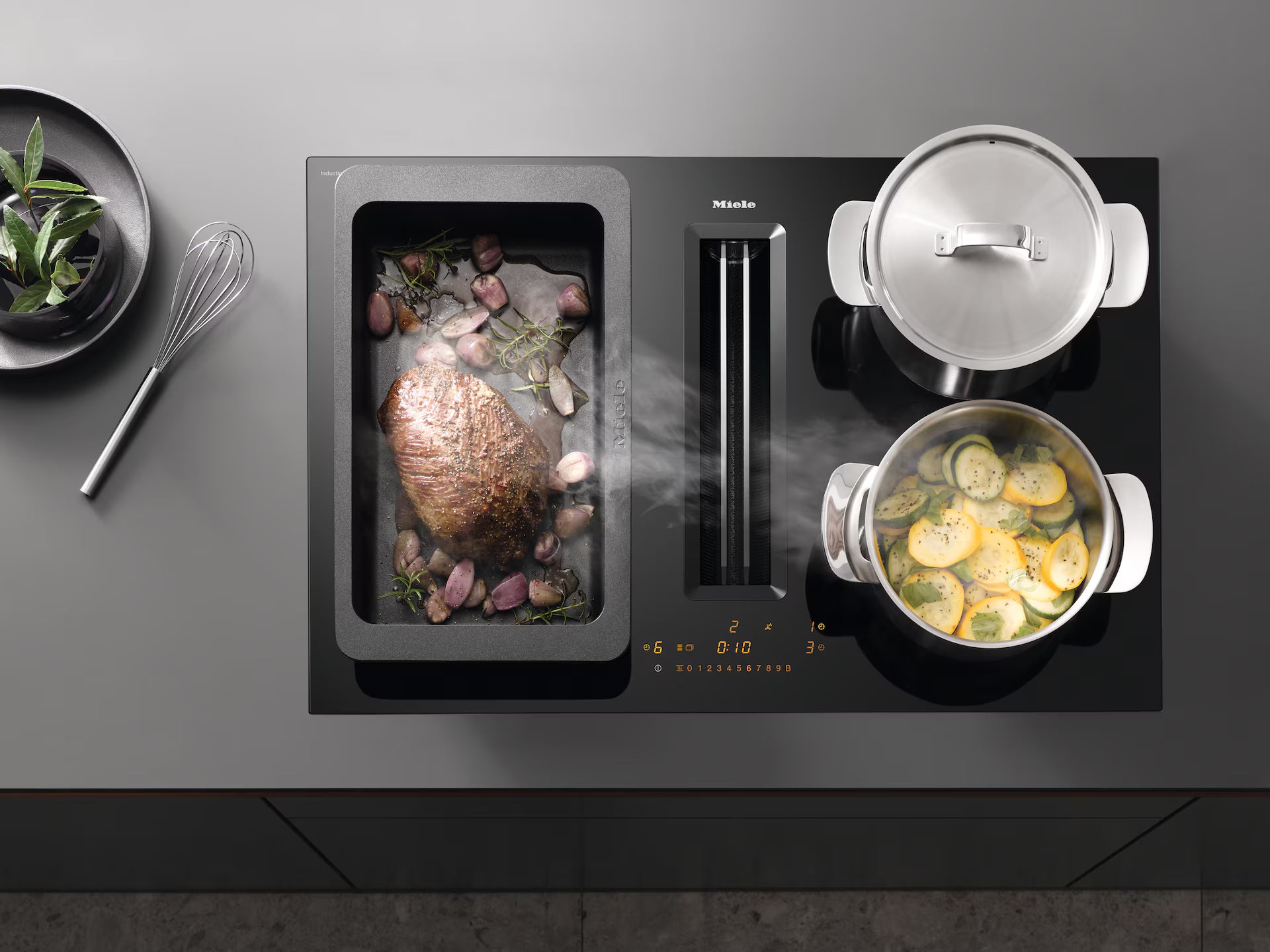 Miele KMDA 7473-1 FL Induktionskogeplade installeret og set fra oven