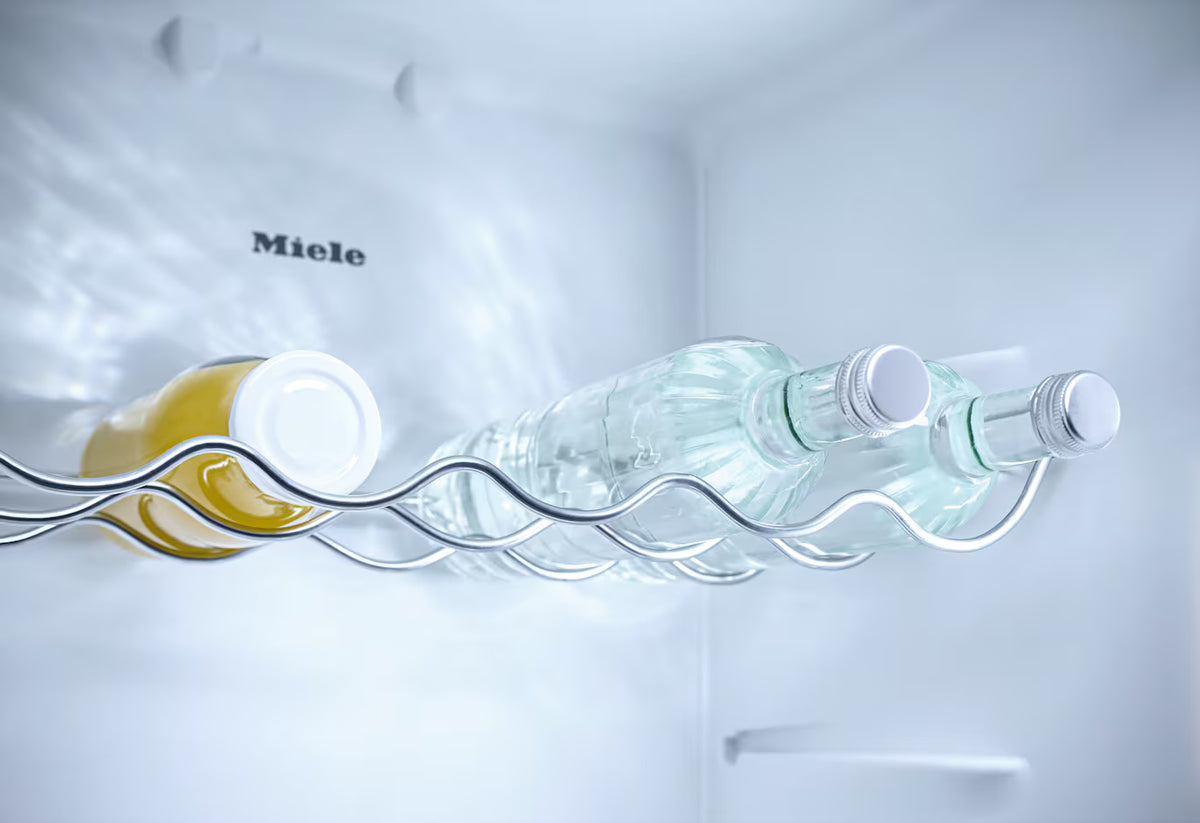Miele K 7325 E integrerbart køleskab flaskeholdere