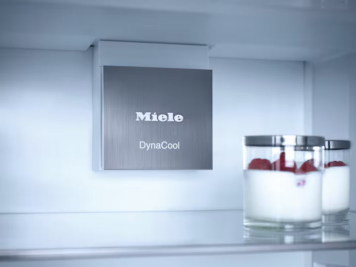 Miele's DynaCool i Miele KFN 7734 E integreret køle-fryseskab sørger for en god stabil temperatur