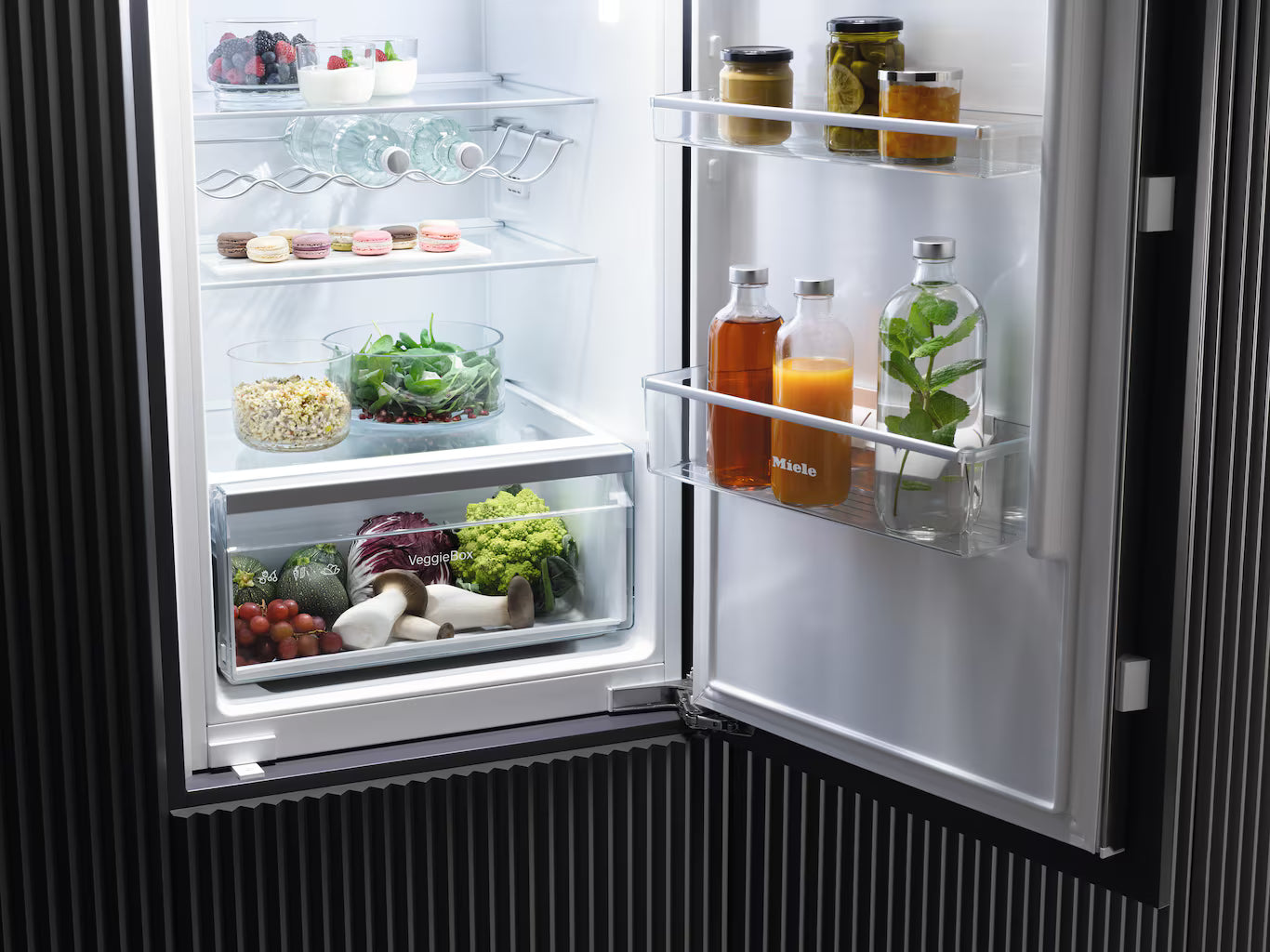 Miele K 7325 E integrerbart køleskab VeggieBox med mere