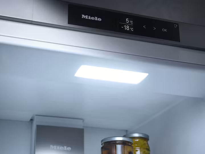 Miele KF 7742 C integrerbart køle-/fryseskab kontrolpanel