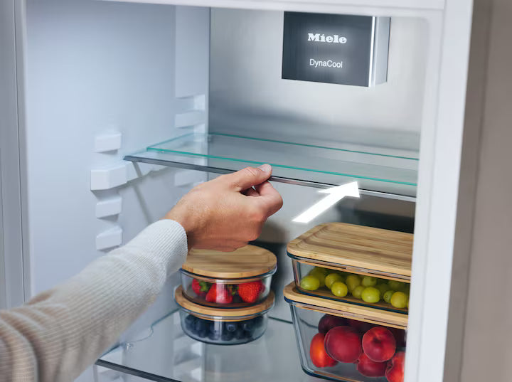 Miele K 7747 D integrerbart køleskab med træk-ud hylder og DYNACOOL