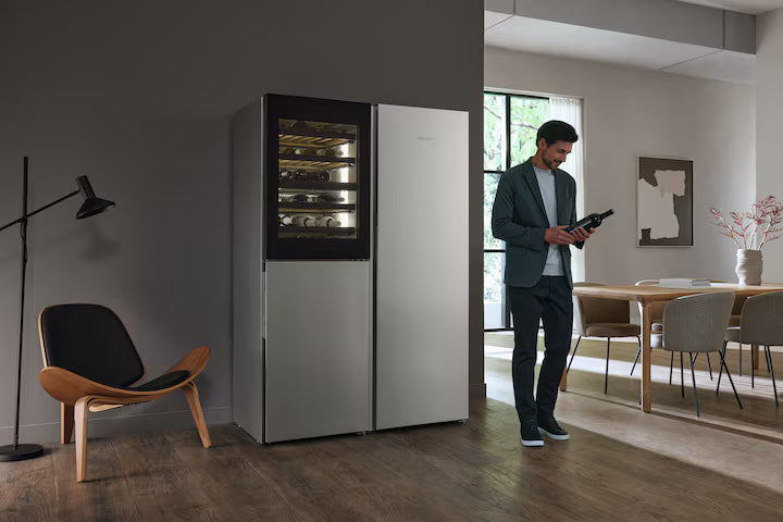 Miele KWNS 4784 DE CleanSteel fritstående vinkøle-/fryseskab installeret