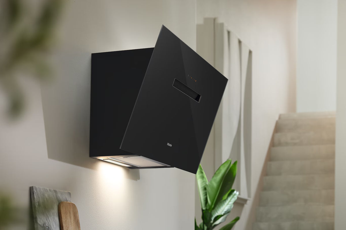 Miele DAH 1950 Active Obsidiansort vægmonteret emhætte installeret og funktionel