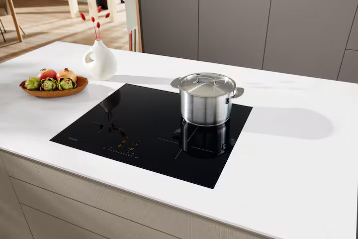 Miele KM 7363FL Induktionskogeplade installeret i køkken