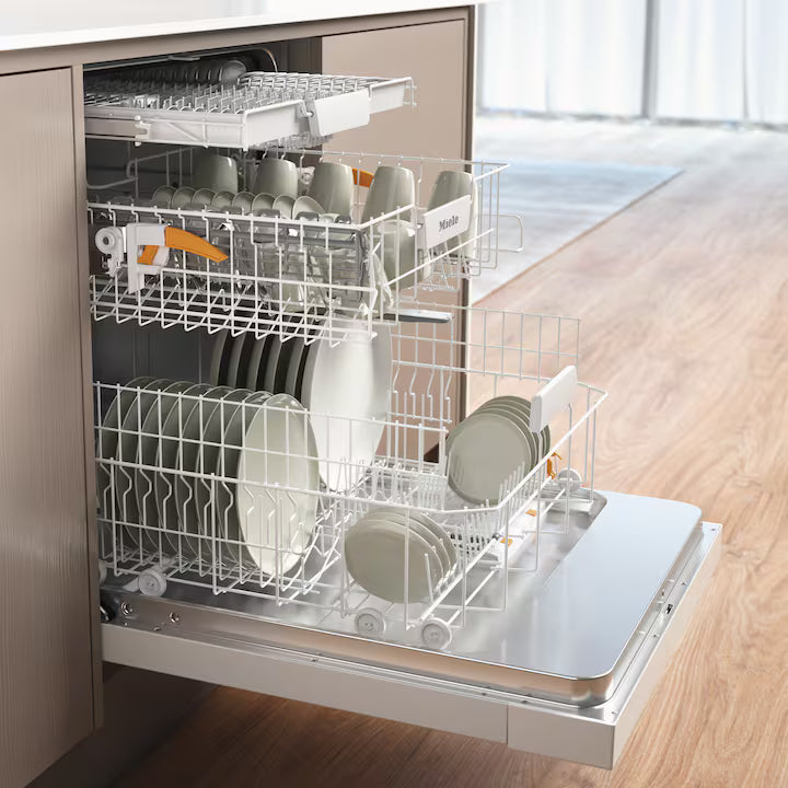 Kurvene skubbet ud fra Miele G 5611 SCU Active hvid
