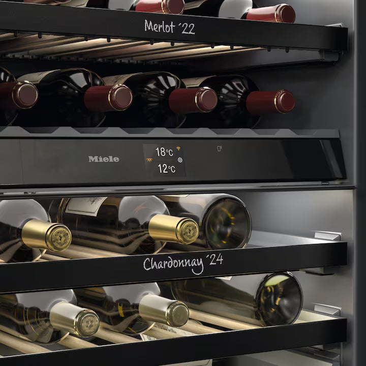 Miele KWTUS 7074 F Obsidiansort glas vinkøleskab til indbygning fyldt og med temperaturkontrol