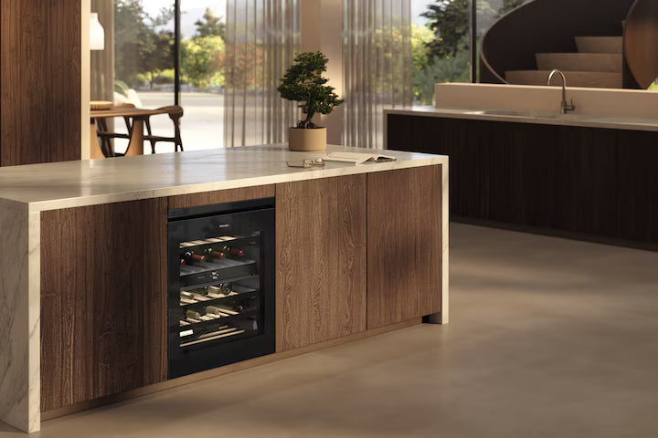 Miele KWTUS 7074 F Obsidiansort glas vinkøleskab til indbygning i køkken