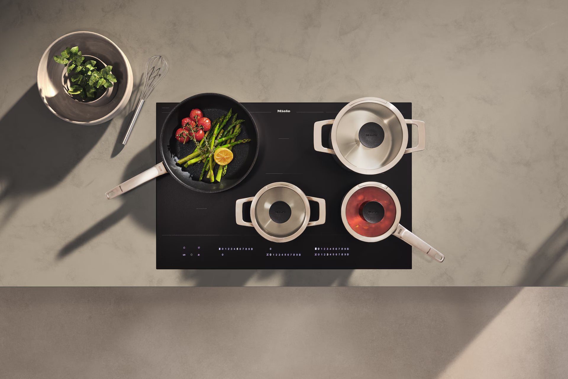 Miele KMKT 1615-3 1.5l Kasserolle på kogepladen