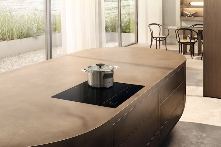 Miele KM 8565FL Induktionskogeplade installeret i køkken