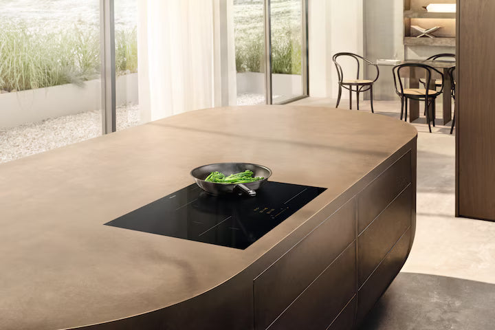 Miele KM 8483 FX induktionskogeplade integreret i køkkenbordet