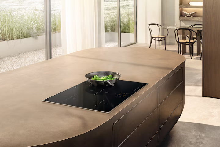 Miele KM 8484 FR induktionskogeplade indbygget i køkkenbordet