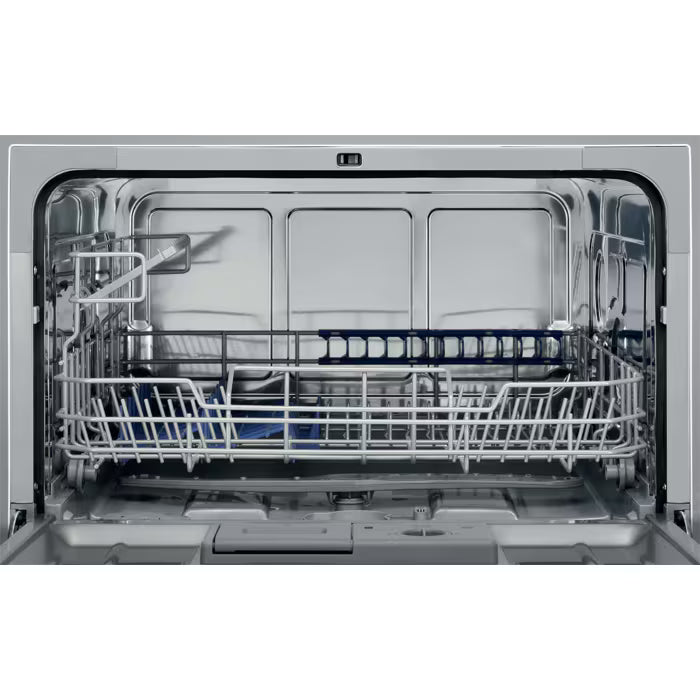 Zoomet ind på kurven i Electrolux ESF2300DW bordopvaskemaskine