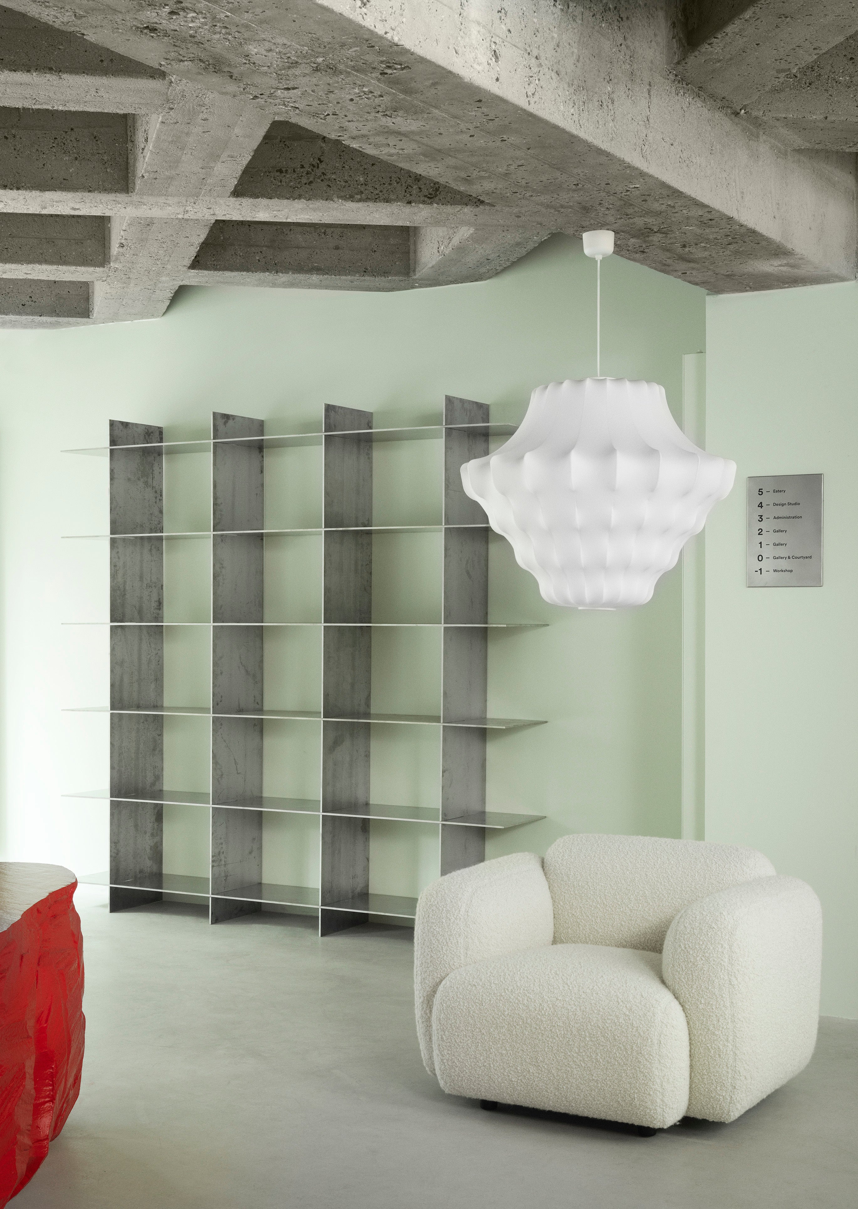 Phantom Lampe Stor Hvid over stol