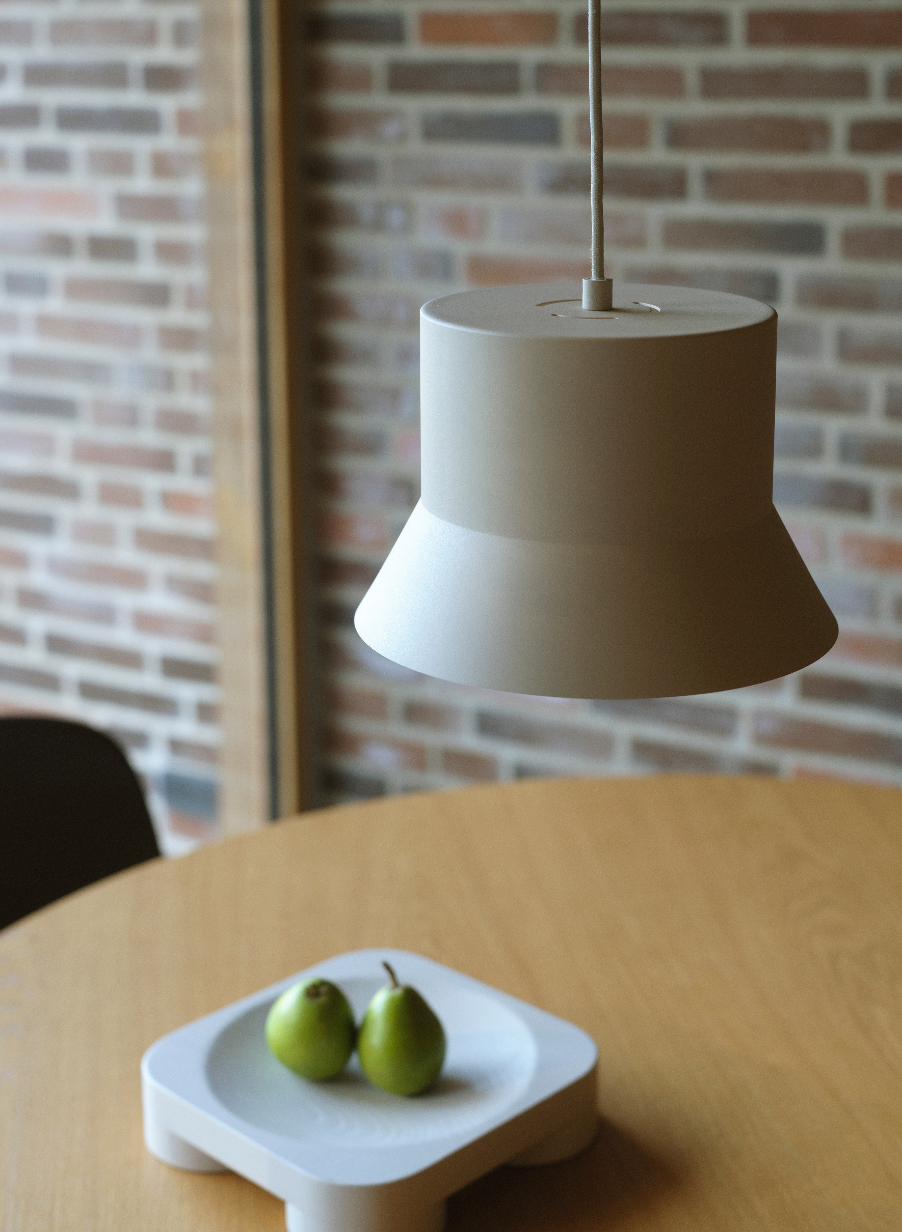 Hat Lamp Large pendel grå over spisebord