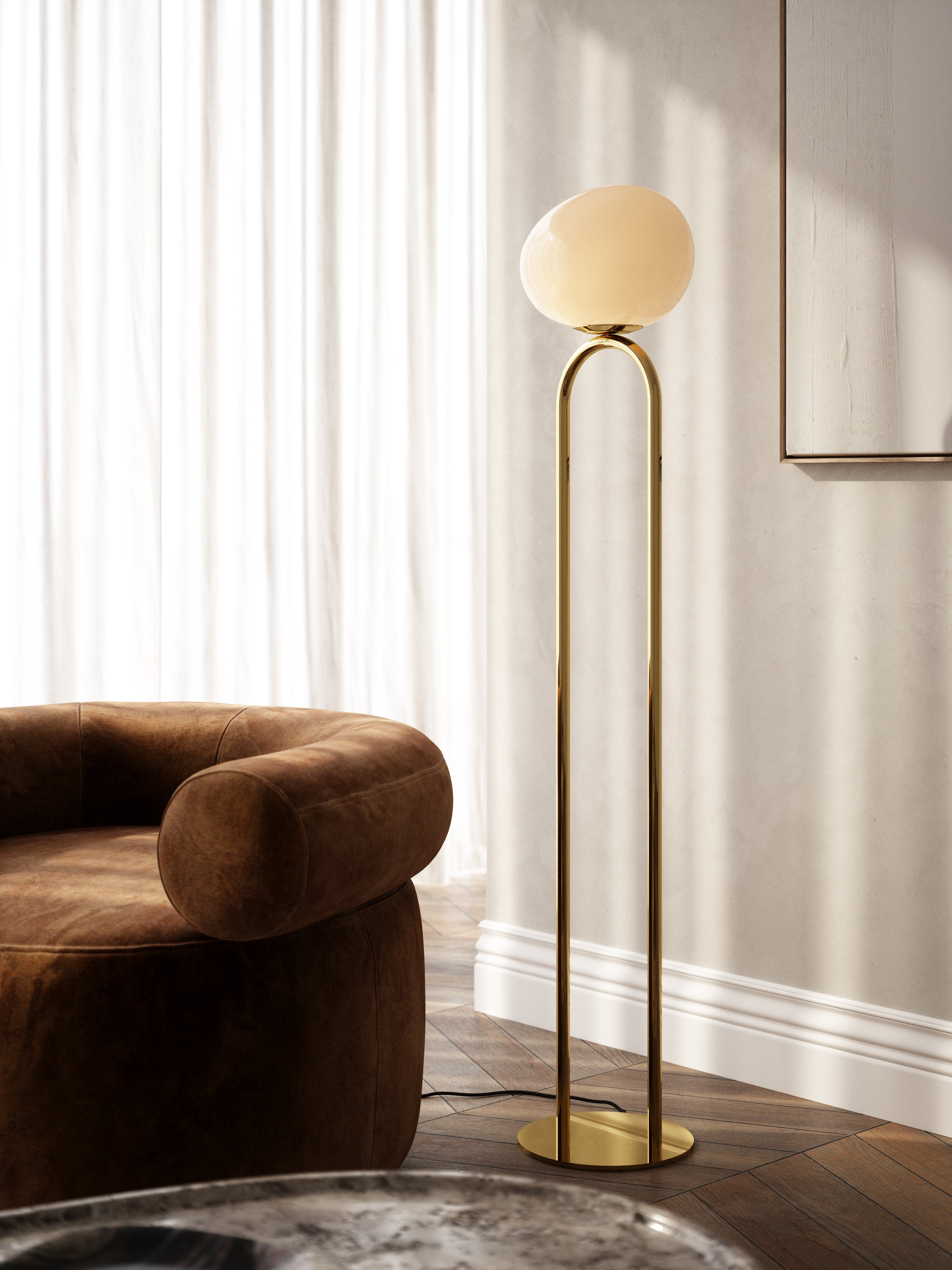 Shapes E27 messing gulvlampe