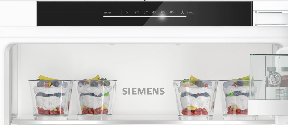 Kontrolpanelet på Siemens KI41RADD1 iQ500 integrerbart køleskab
