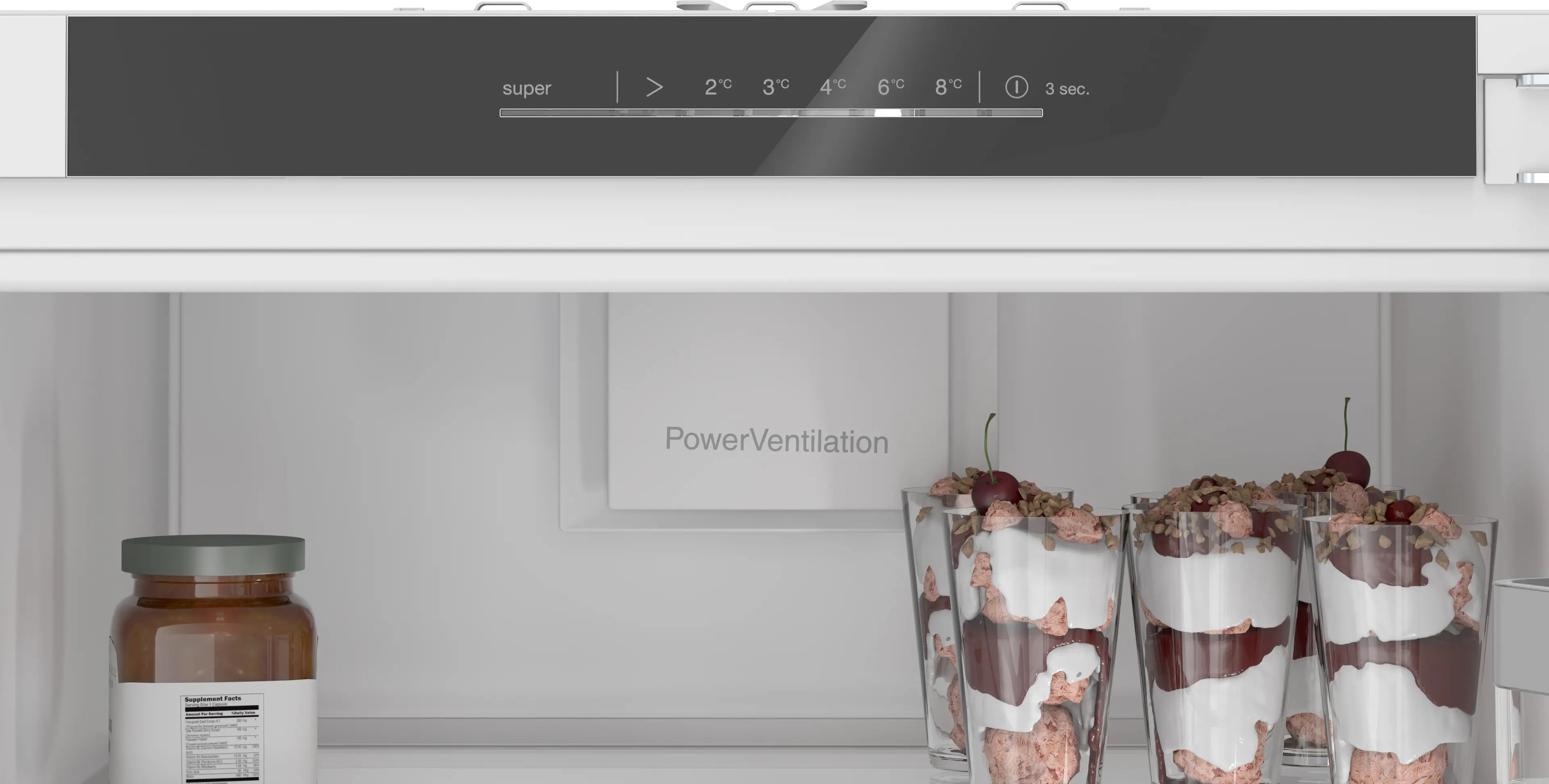 Zoomet helt ind på touchskærmen til temperatur styring på Bosch KIR81VFE0 integrerbart køleskab