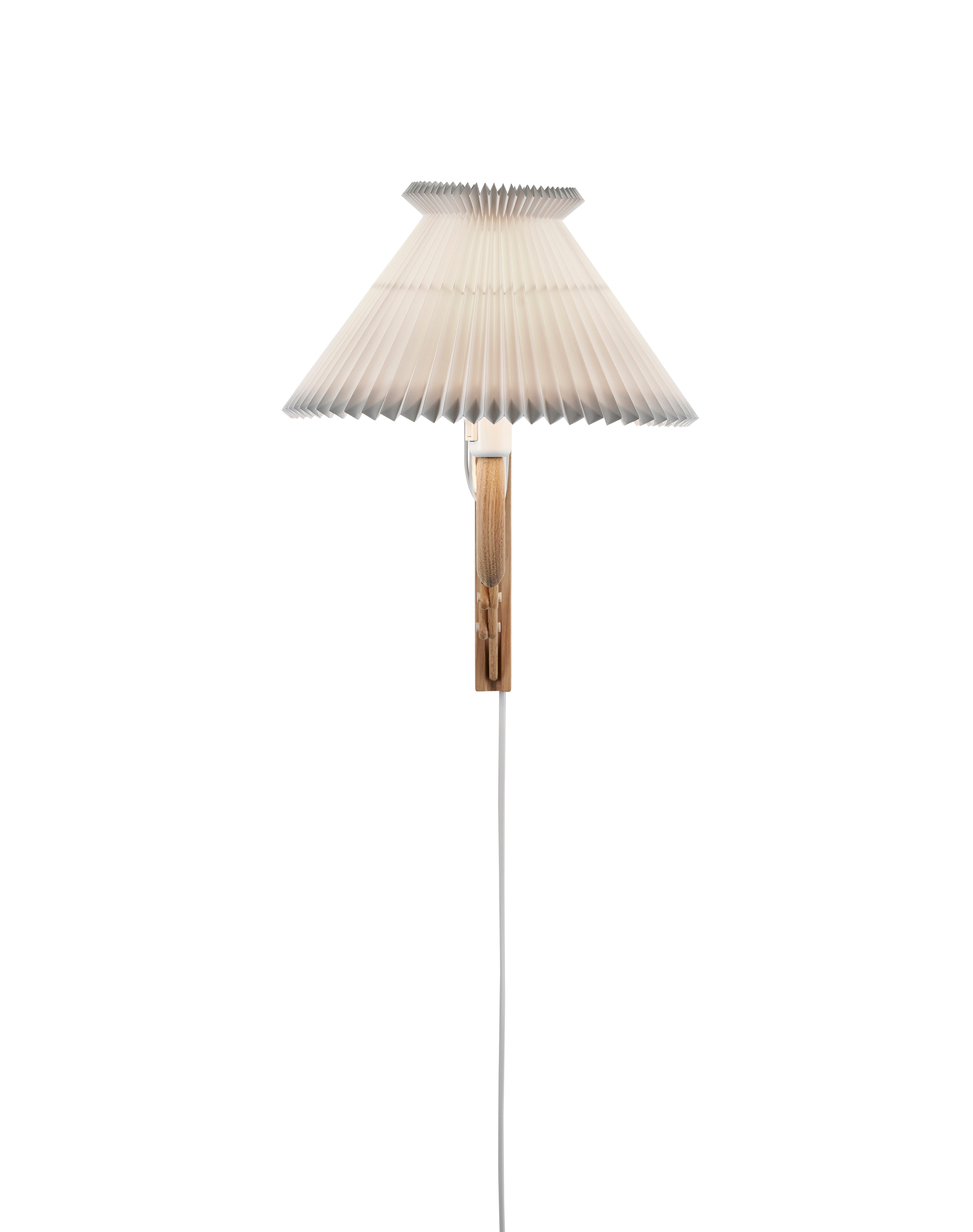 234-6 med plastskærm fra Le Klint set forfra
